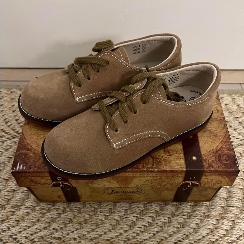 Brand New in Box Footmates Suede Bucks